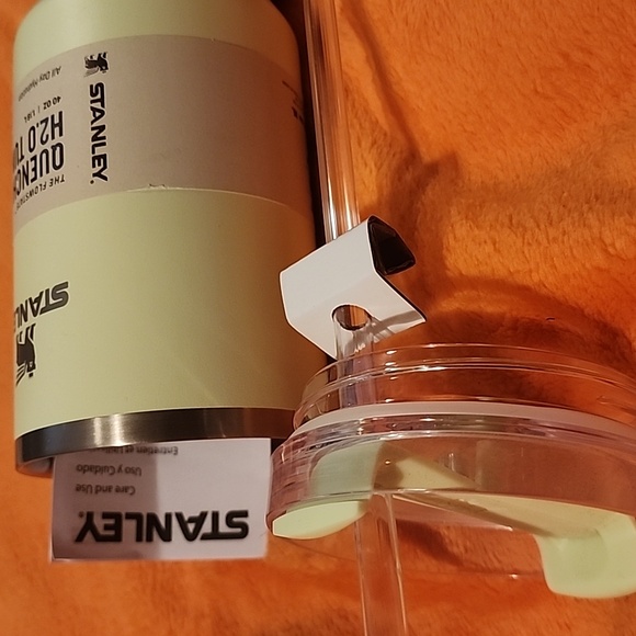 40oz Stanley Lime Cream Color Quencher H2.0 Tumbler - Picture 4 of 9